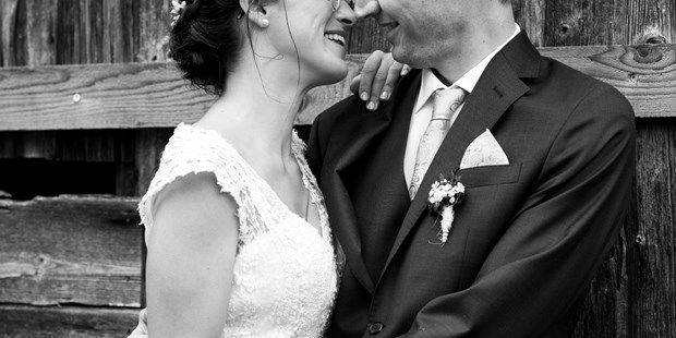 Hochzeitsfotos - Art des Shootings: Portrait Hochzeitsshooting - Vorarlberg - Simone Mitgutsch Fotografie 