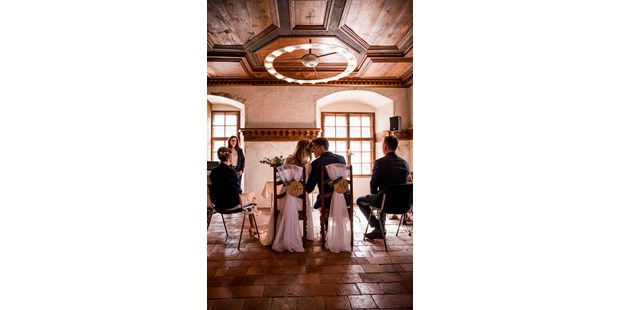 Hochzeitsfotos - Berufsfotograf - Gottmadingen - Bei einer wunderschönen Hochzeit im Jonas Schlössle durfte ich das Ehepaar Jäger begleiten. - Glücksbild Fotografie