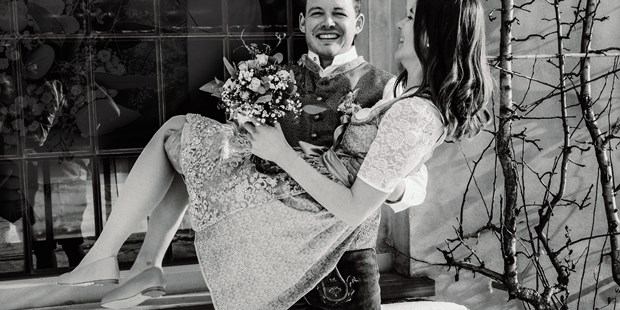 Hochzeitsfotos - Bezirk Bregenz - Im Jänner durfte ich die schöne Trauung vom Brautpaar Schwendinger in Dornbirn begleiten.  - Glücksbild Fotografie