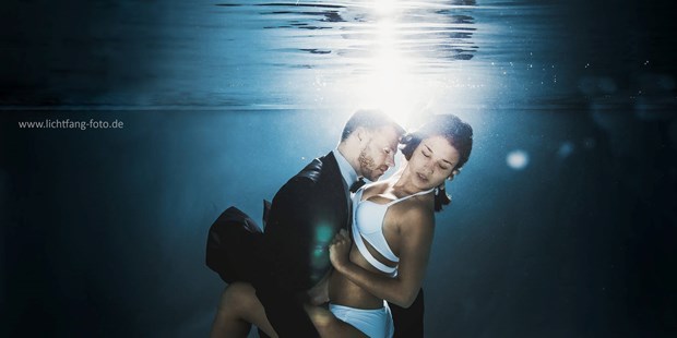 Hochzeitsfotos - Berufsfotograf - Reckendorf - After Wedding Shooting Unterwasser, Tiefe ca. 1,50 m, Saalfeld an der Saale 2017 - Lichtfang Weimar