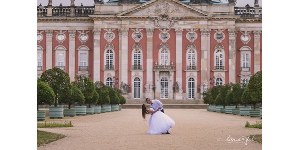 Hochzeitsfotos - Fotobox alleine buchbar - Retz - Sanssouci Palace - TomaFot Wedding Story