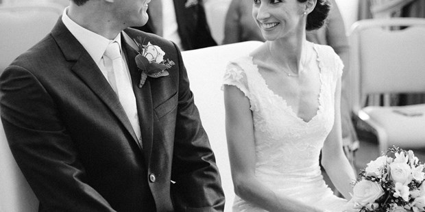 Hochzeitsfotos - Copyright und Rechte: Bilder auf Social Media erlaubt - Steyr - Melanie Nedelko - timeless storytelling