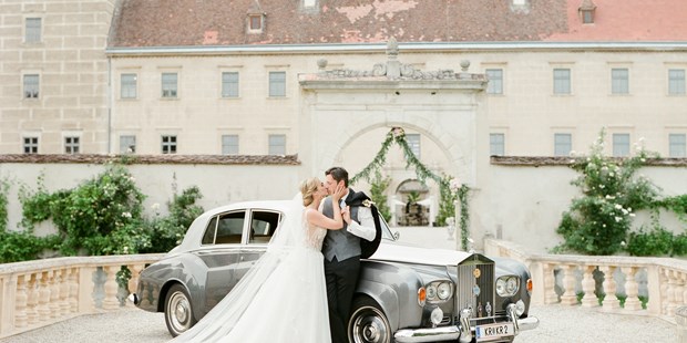 Hochzeitsfotos - Pinkafeld - Traumhochzeit im Schloss Walpersdorf - Melanie Nedelko - timeless storytelling