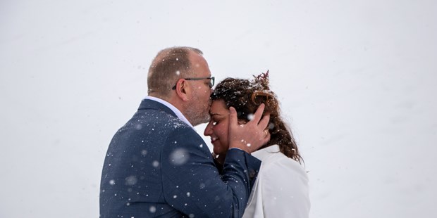 Hochzeitsfotos - Art des Shootings: Prewedding Shooting - Bezirk Innsbruck Land - Winterhochzeit in Tirol - Hintertux - Priml Photography