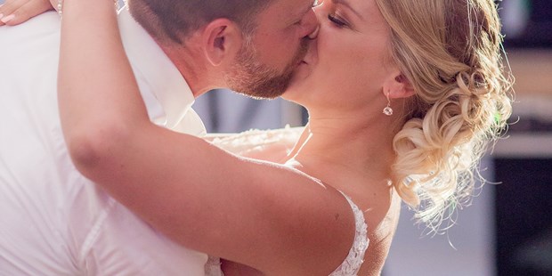 Hochzeitsfotos - Copyright und Rechte: Bilder auf Social Media erlaubt - Bockhorn (Friesland) - Kathrin Halbhuber von Foto Moments