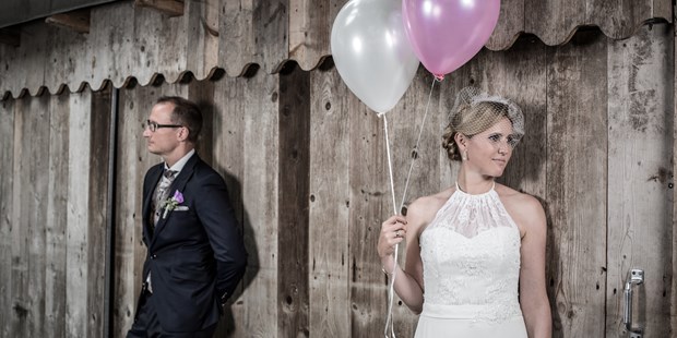 Hochzeitsfotos - Schwäbische Alb - Uns sind Emotionen und Stil wichtig - und unsere Brautpaare wissen genau dies an unseren Bildern zu schätzen. Danke für nun viele Jahre echtes Lachen und pures Glück! Danke! - sho fotografie
