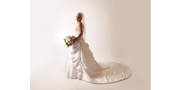 Hochzeitsfotos - Copyright und Rechte: keine Vervielfältigung erlaubt - Bezirk Sankt Pölten-Land - Brautfoto bei Foto Dürr in St. Pölten - Foto Dürr