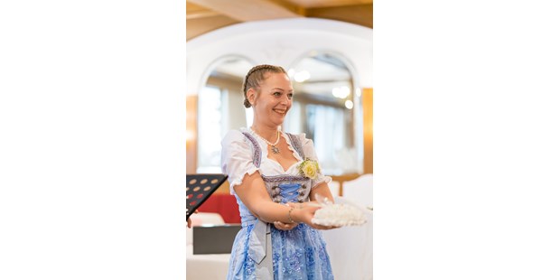 Hochzeitsfotos - Berufsfotograf - Tiroler Oberland - Trauzeugin - Sabrina Hohn