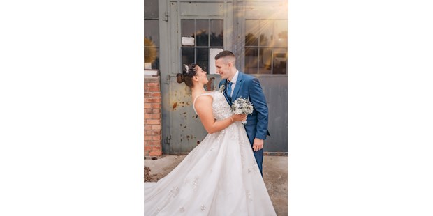 Hochzeitsfotos - Fotostudio - Korneuburg - Während dem Brautpaarshooting die Liebe festhalten - Timescape by Malina - Erinnerungen für die Ewigkeit