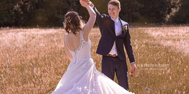 Hochzeitsfotos - Copyright und Rechte: Bilder auf Social Media erlaubt - Sachsen-Anhalt - J. Sue Photography 