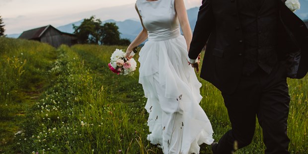 Hochzeitsfotos - Berufsfotograf - Maishofen - After Wedding Shooting bei Sonnenuntergang - Katrin Solwold