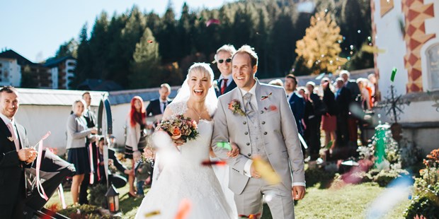Hochzeitsfotos - Berufsfotograf - Kärnten - Mehr Konfetti bitte <3 - Katrin Solwold