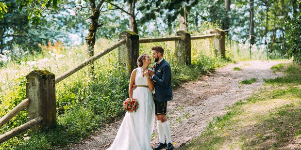 Hochzeitsfotos - Copyright und Rechte: Bilder auf Social Media erlaubt - Kärnten - In Tracht - Katrin Solwold