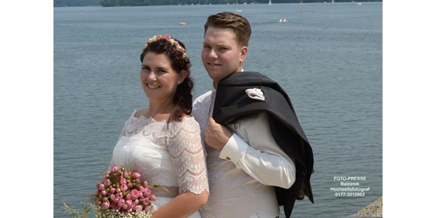 Hochzeitsfotos - Berufsfotograf - Stralsund - Brautpaar am Schweriner See - BALZEREK, REINHARD