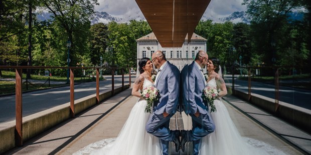 Hochzeitsfotos - zweite Kamera - Bezirk Innsbruck Land - Spiegelung - Sabine Thaler-Haubelt Photography