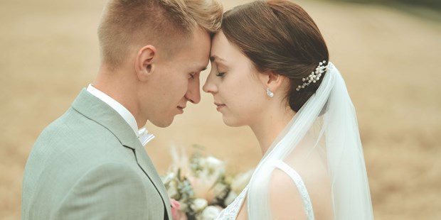 Hochzeitsfotos - Copyright und Rechte: Bilder dürfen bearbeitet werden - Binnenland - let's vibe FOTO & FILM - Inh. Simon Jost