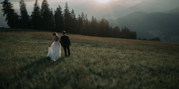 Hochzeitsfotos - Fotostudio - Koppl (Koppl) - Liebe bei Sonnenuntergang - Forma Photography - Manuela und Martin