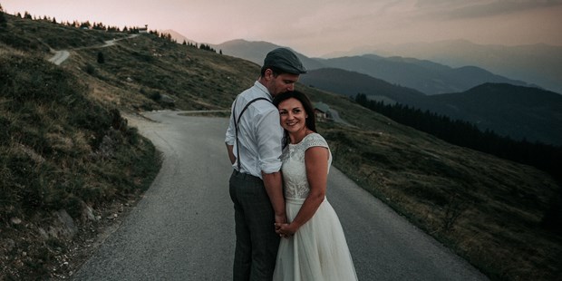 Hochzeitsfotos - Videografie buchbar - Seekirchen am Wallersee - Liebe in den Bergen - Forma Photography - Manuela und Martin