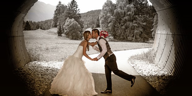 Hochzeitsfotos - Art des Shootings: Trash your Dress - Tiroler Oberland - Danijel Jovanovic Photography