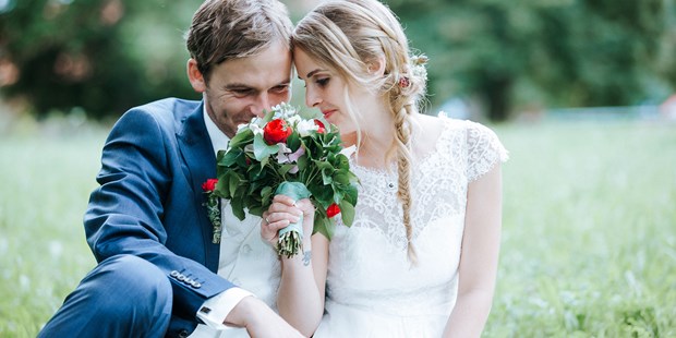 Hochzeitsfotos - Copyright und Rechte: Bilder kommerziell nutzbar - Schwaz - Andrea und Manuel beim Brautpaarshooting in Lans - click & smile photography