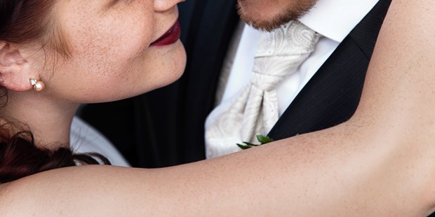 Hochzeitsfotos - Copyright und Rechte: Bilder kommerziell nutzbar - Abbenrode - Gemütliche Hochzeit von Patty und Christoph in Leipzig  - Maks Yasinski