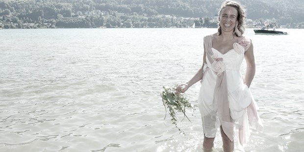 Hochzeitsfotos - Copyright und Rechte: Bilder beinhalten Wasserzeichen - Traun (Traun) - Braut im Wörthersee in Kärnten - FOTO FLAUSEN - Andreas Brandl