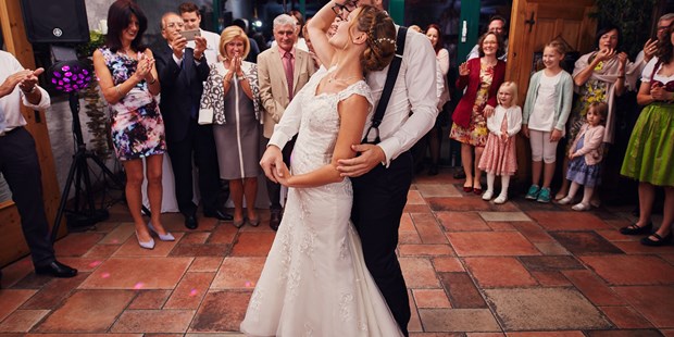 Hochzeitsfotos - Fotostudio - Oberösterreich - Stefan & Lisa (Eidenberger Alm) - Jakob Lehner Photography