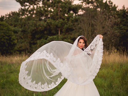Hochzeitsfotos - Art des Shootings: Trash your Dress - Österreich - Marian Csano
