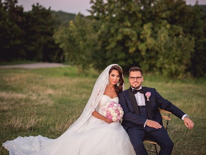 Hochzeitsfotos - Copyright und Rechte: Bilder auf Social Media erlaubt - Gumpoldskirchen - Marian Csano