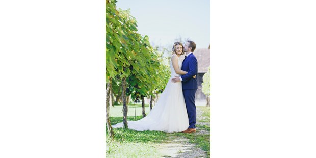 Hochzeitsfotos - Art des Shootings: Trash your Dress - Schwanenstadt - Brautpaar - DieFotoFrau