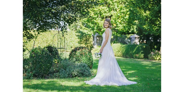 Hochzeitsfotos - Copyright und Rechte: Bilder auf Social Media erlaubt - Linz (Linz) - Braut - DieFotoFrau