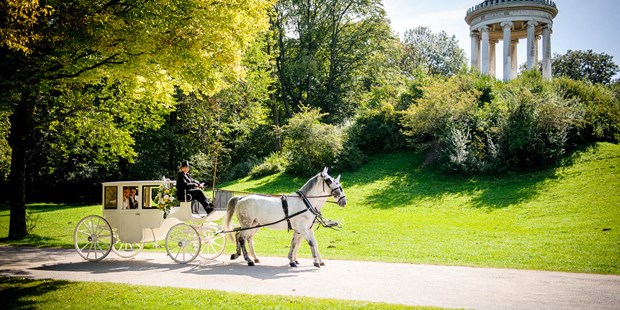 Hochzeitsfotos - Art des Shootings: Portrait Hochzeitsshooting - Ehrwald - Hochzeitsfotografie im Englischen Garten in München - Wolfgang Burkart Fotografie