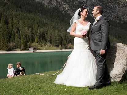 Hochzeitsfotos - Art des Shootings: Portrait Hochzeitsshooting - Österreich - Josefine Ickert