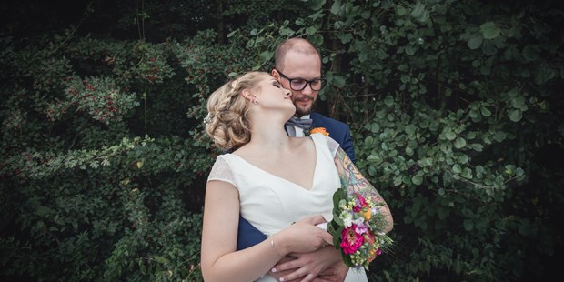 Hochzeitsfotos - Copyright und Rechte: Bilder auf Social Media erlaubt - Rheinbreitbach - Tania Flores Photography