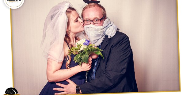 Hochzeitsfotos - Fotobox mit Zubehör - Hausruck - Buzzern - die Fotobox