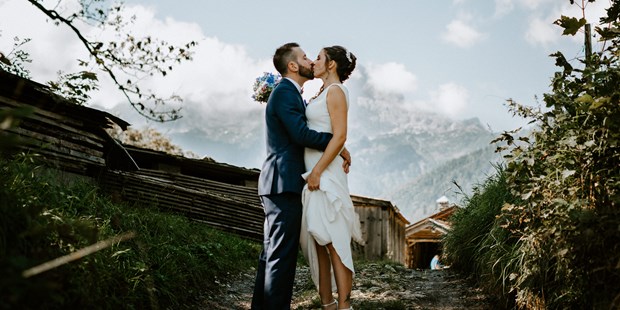 Hochzeitsfotos - Innsbruck - Paarshooting in Hintergraseck - Magnus Winterholler | Gipfelliebe Hochzeitsfotografie