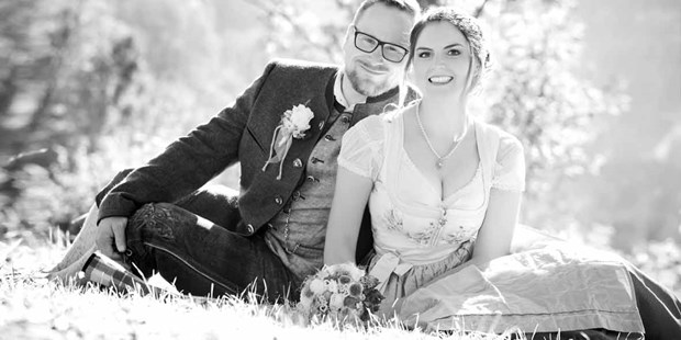 Hochzeitsfotos - Fotostudio - Oststeiermark - Auch Shootings mit eurem 4-Beiner sind bei uns kein Problem. :) - Wünscher Alexandra