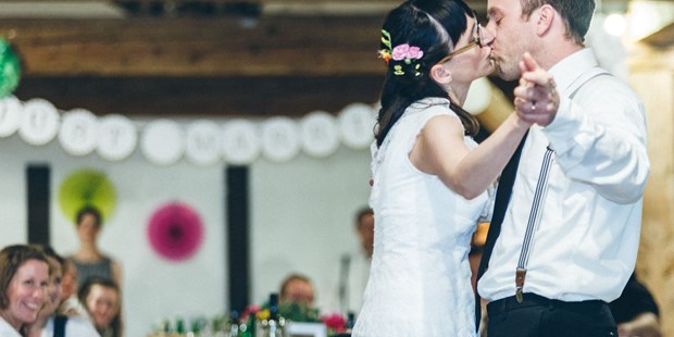 Hochzeitsfotos - Art des Shootings: After Wedding Shooting - Weinviertel - Fine Art Hochzeitsfotograf, the last dance - ultralicht Fotografie