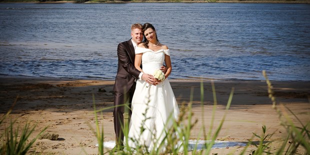 Hochzeitsfotos - Videografie buchbar - Kayhude - TolleHochzeitsfotos.de Jan-Timo Schaube