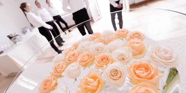 Hochzeitsfotos - Videografie buchbar - Groß-Bieberau - Warten auf das Brautpaar - David Neubarth [Moments & Memories Hochzeitsfotografie]