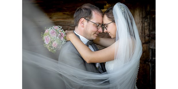 Hochzeitsfotos - Fotostudio - Schweiz - Sommerhochzeit im Bündner Oberland - Stefanie Blochwitz Fotografie - Nordlichtphoto