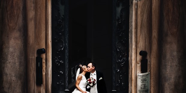 Hochzeitsfotos - Fotobox mit Zubehör - Deutschland - BE BRIGHT PHOTOGRAPHY