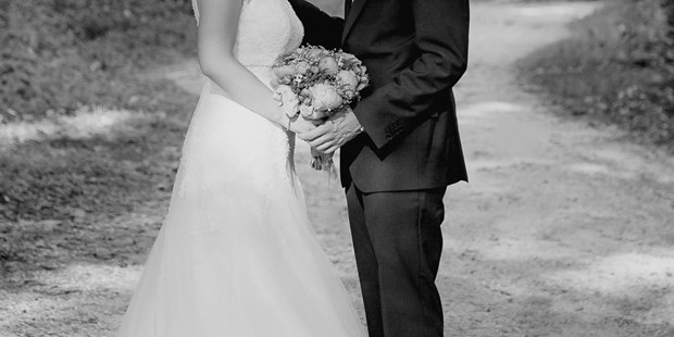 Hochzeitsfotos - Copyright und Rechte: Bilder auf Social Media erlaubt - Enger - Veronika Kurnosova