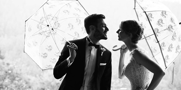Hochzeitsfotos - Copyright und Rechte: Bilder privat nutzbar - Eifel - Brautpaarshooting bei Regen - David Kliewer