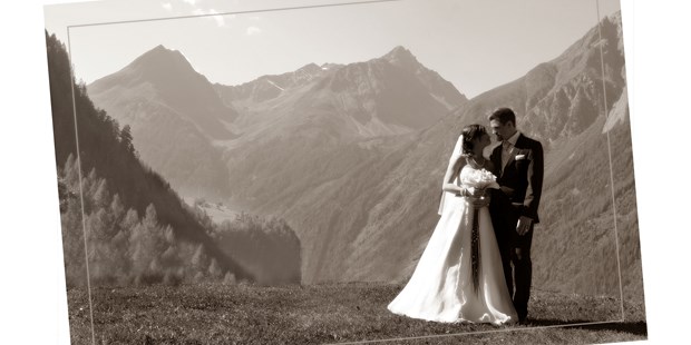 Hochzeitsfotos - Art des Shootings: 360-Grad-Fotografie - Fritzens - Postkarte wie früher - Viktoria Gstrein | Black Tea Fotografie