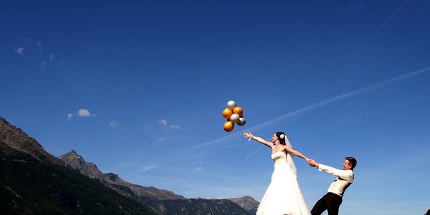 Hochzeitsfotos - Art des Shootings: 360-Grad-Fotografie - Fritzens - Halt fest! - Viktoria Gstrein | Black Tea Fotografie