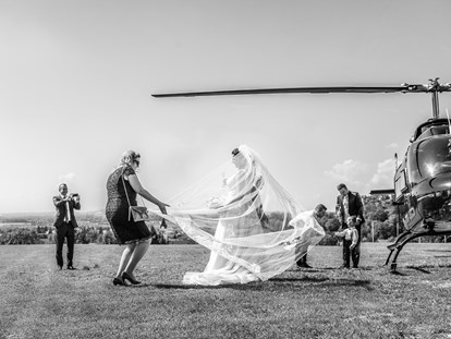 Hochzeitsfotos - Art des Shootings: Unterwassershooting - Aistersheim - Hochzeitsfotograf in OÖ - Katalin Balassa 