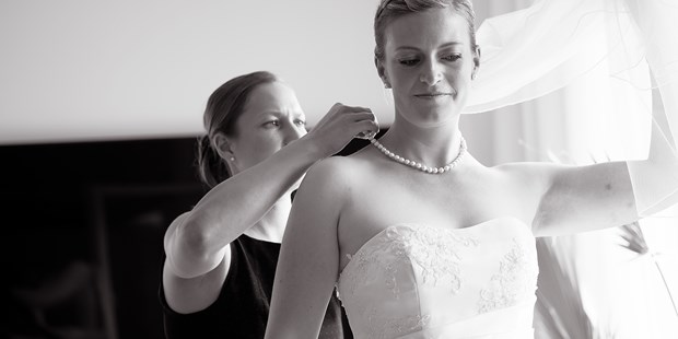Hochzeitsfotos - Berufsfotograf - Hessen - Getting Ready der Braut - Herr und Frau Beichert Hochzeits-Fotografen