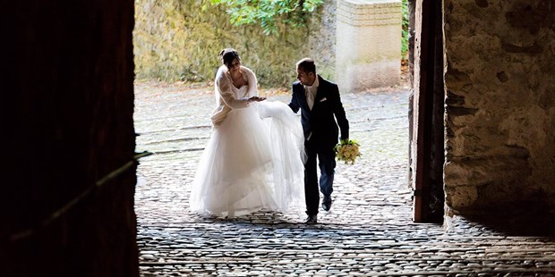 Hochzeitsfotos - Art des Shootings: Portrait Hochzeitsshooting - Hessen - Brautpaar-Shooting auf Schloss Braunfels - Marvin Glodek