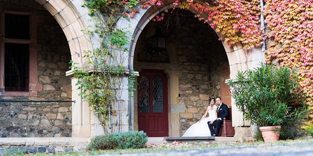 Hochzeitsfotos - Copyright und Rechte: Bilder auf Social Media erlaubt - Hessen - Brautpaar-Shooting auf Schloss Braunfels - Marvin Glodek